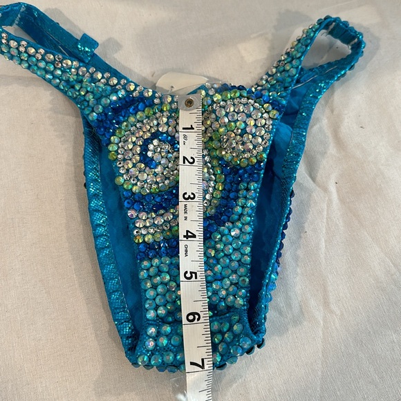 Turquoise hologram competition, figure posing suit, handmade, premade size 36B - Picture 10 of 14